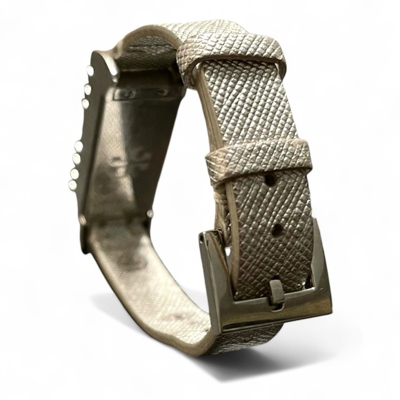 🎉 HP! ❤️ Tory Burch x Fitbit Silver Leather Bracelet - Picture 5 of 11